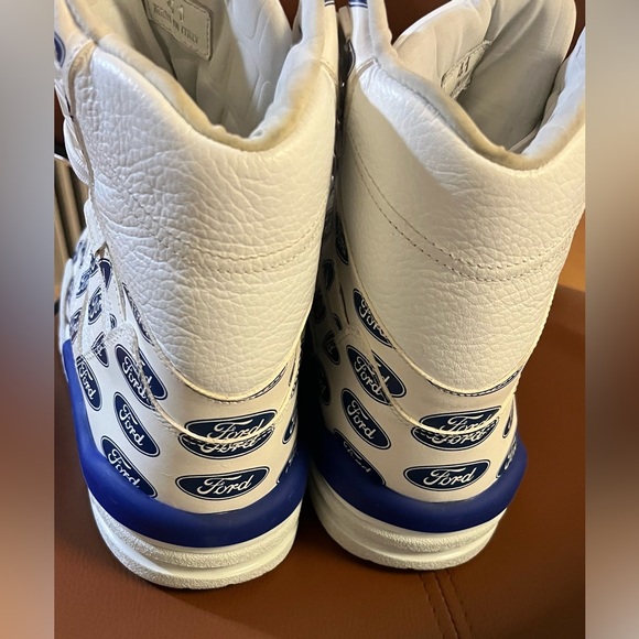 Made in Italy Versace collaboration with Ford limited edition. Classic style. - Picture 3 of 9